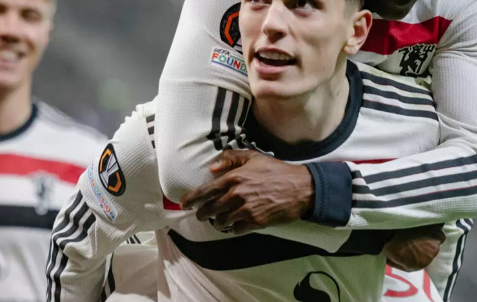 مانشستر يونايتد وأولمبياكوس ورينجرز إلى ثمن نهائي الدوري الأوروبي
